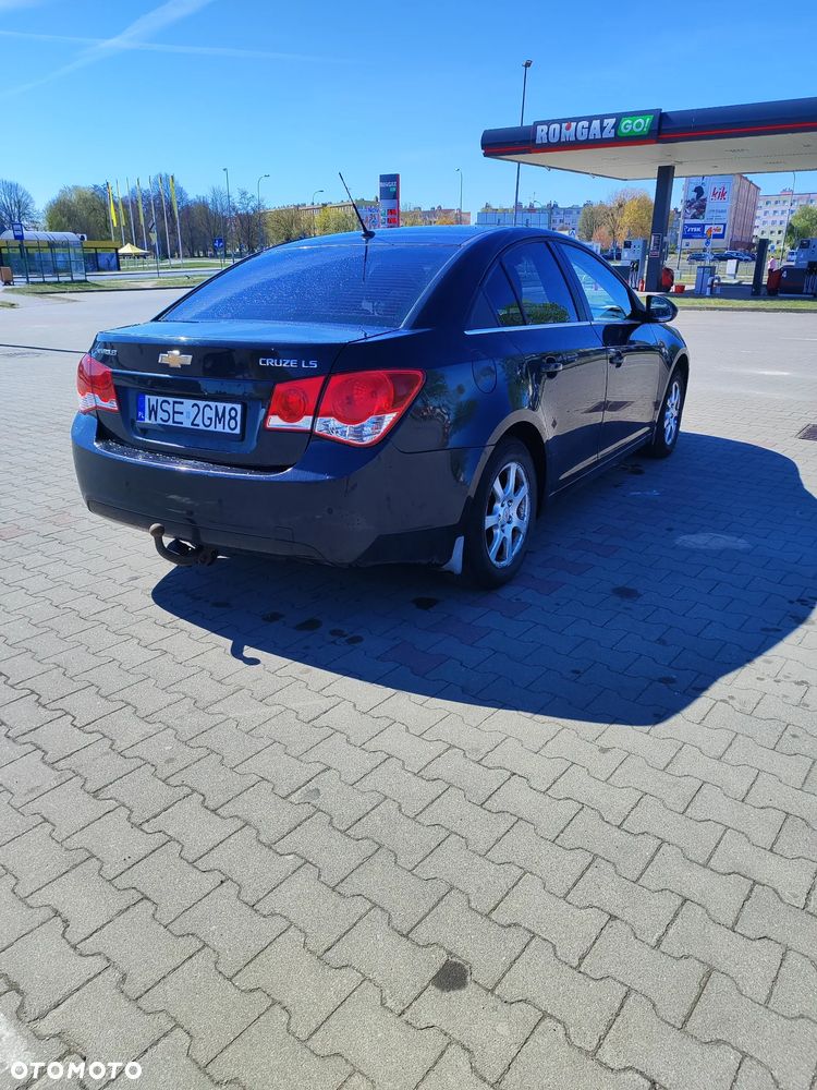 Chevrolet Cruze 2.0 LS - 4