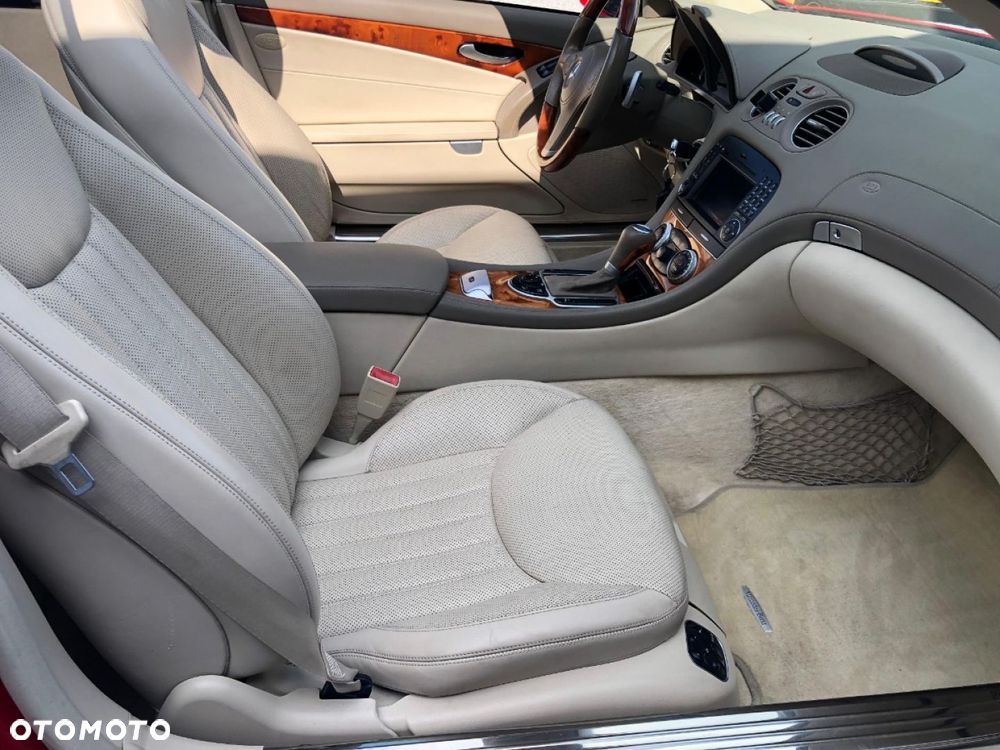 Mercedes-Benz SL - 25