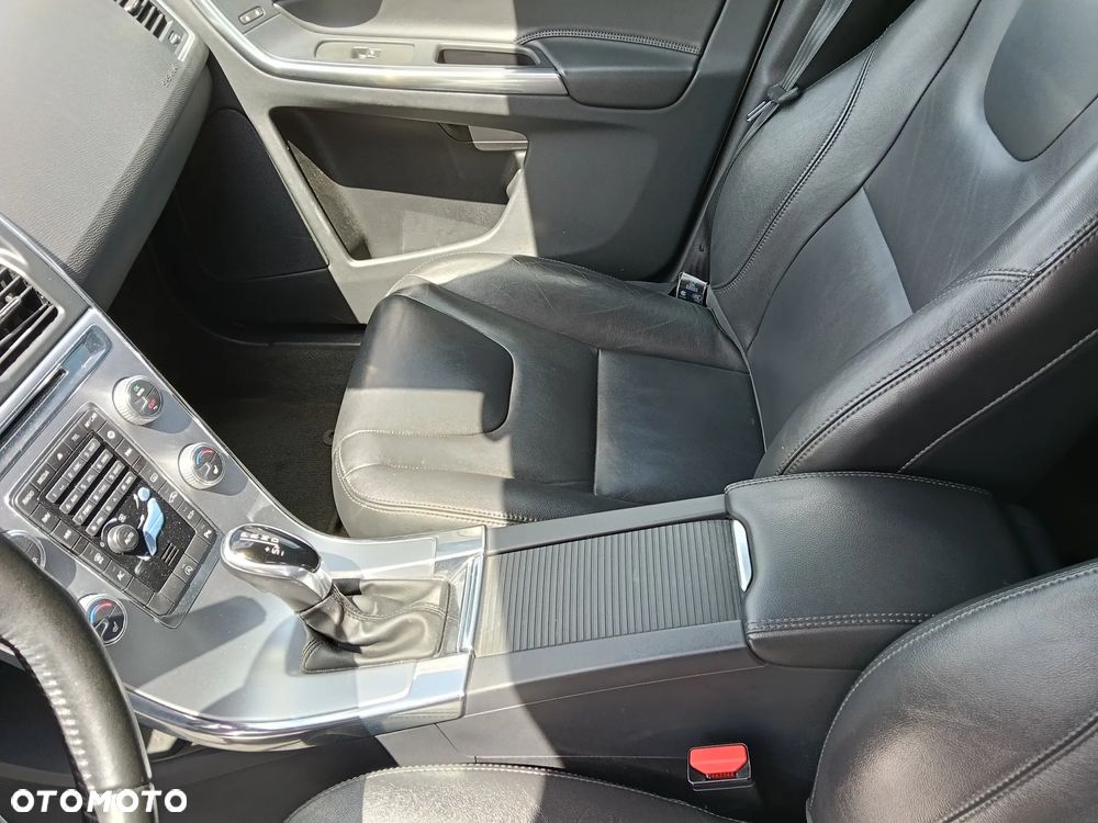 Volvo XC 60 D3 Geartronic Summum - 27
