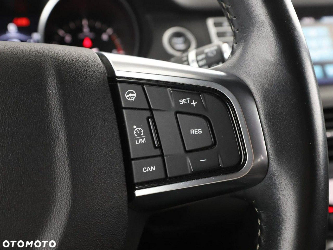 Land Rover Discovery Sport - 28