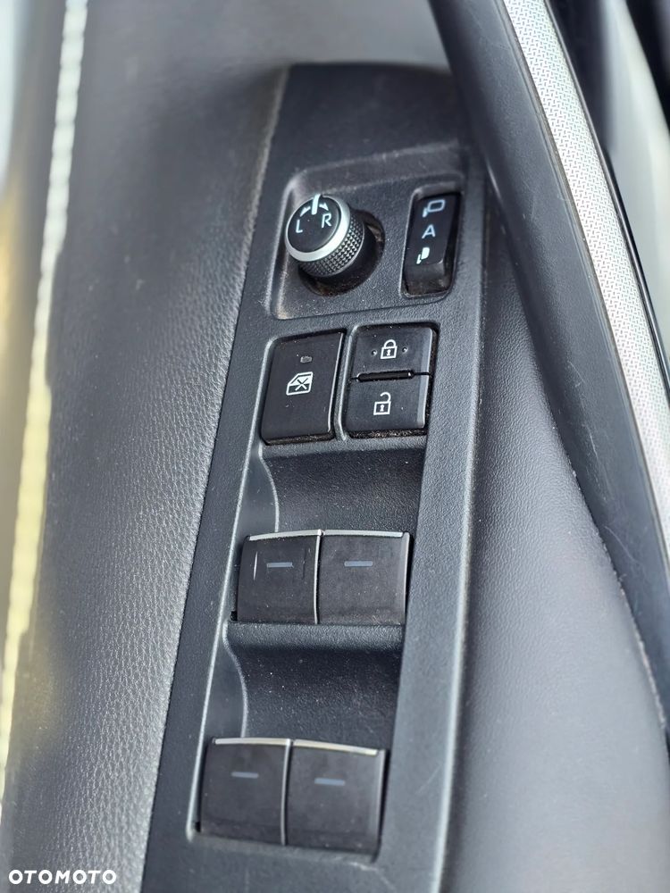 Toyota Corolla 2.0 Hybrid Comfort - 22