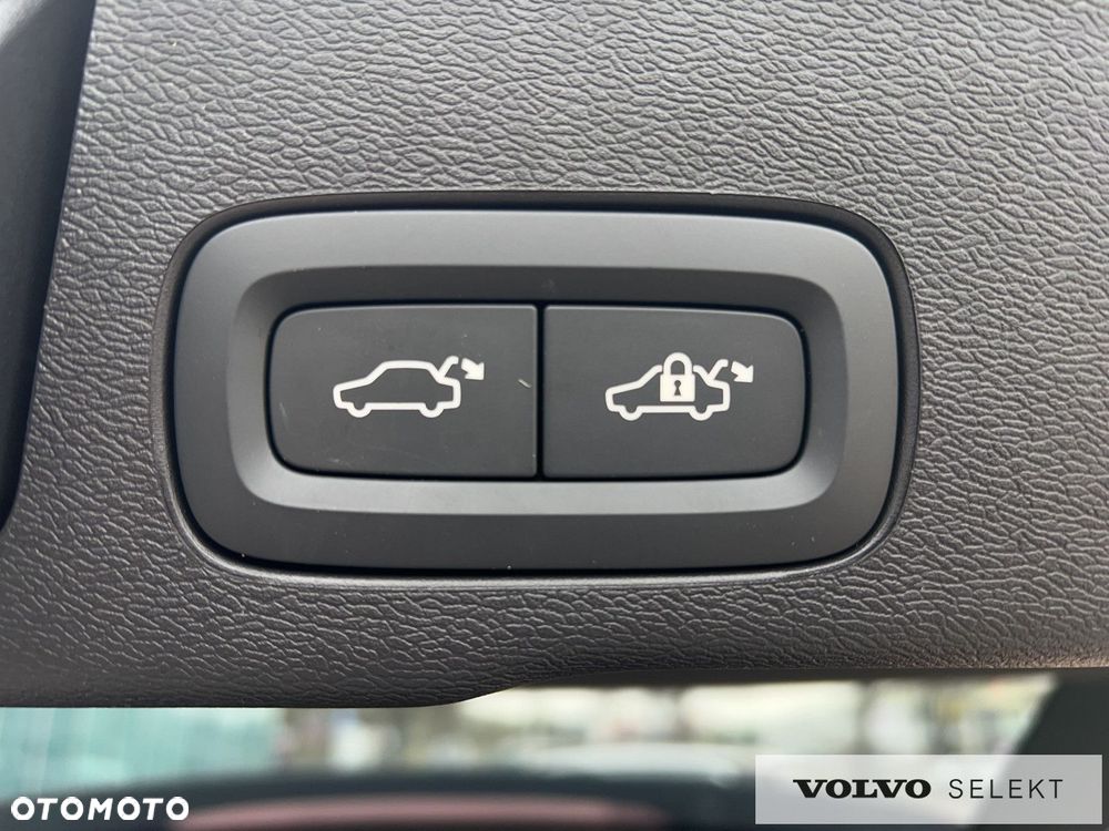 Volvo XC 60 B5 B AWD Ultra Black Edition - 24