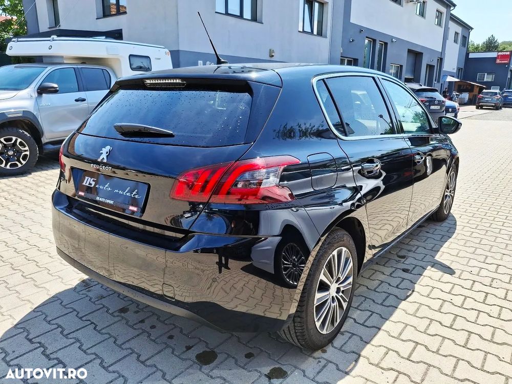 Peugeot 308 1.2 L PureTech Turbo Allure - 5