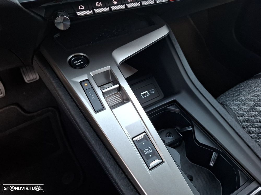 Peugeot e-308 58 kWh Allure - 17
