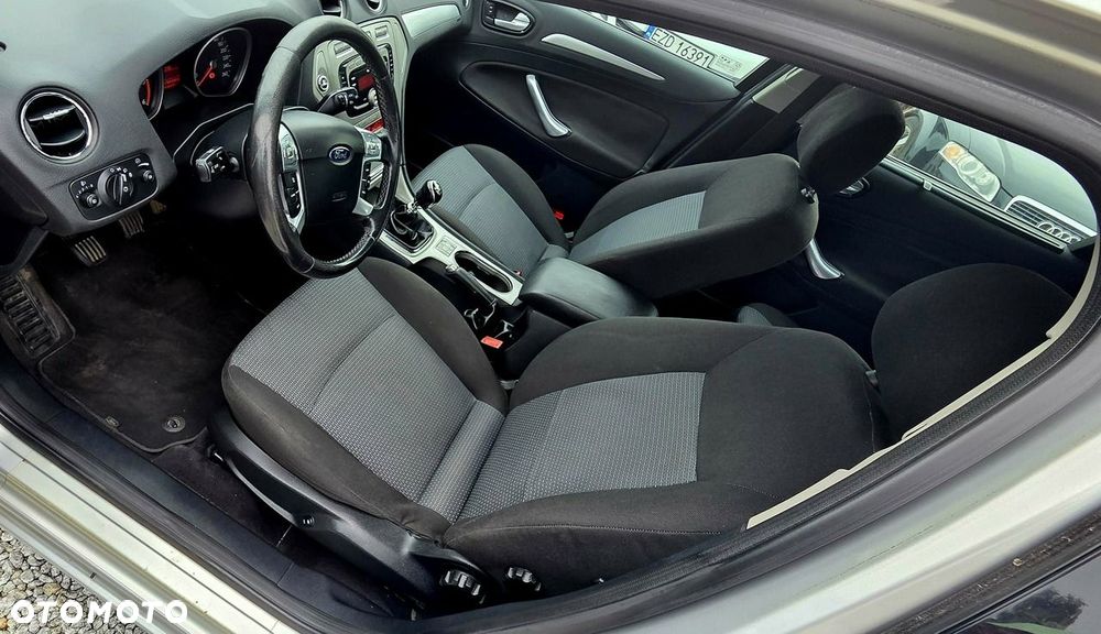 Ford Mondeo - 8
