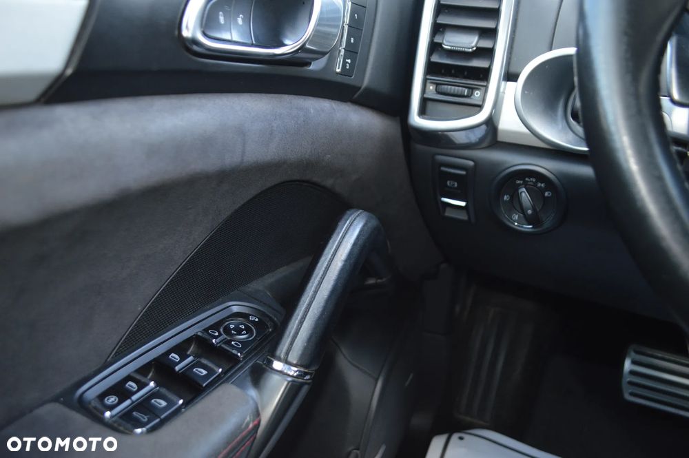 Porsche Cayenne GTS - 20