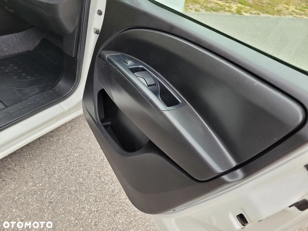 Opel Combo - 24