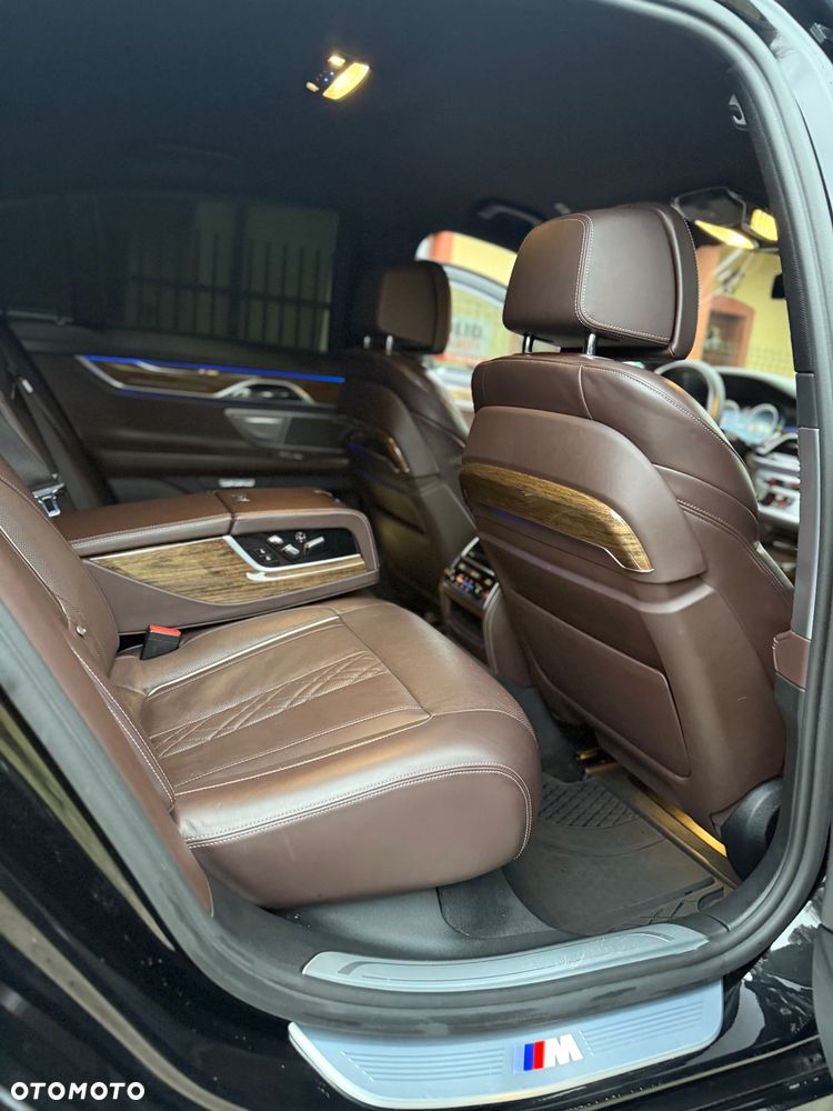 BMW Seria 7 740d xDrive - 12