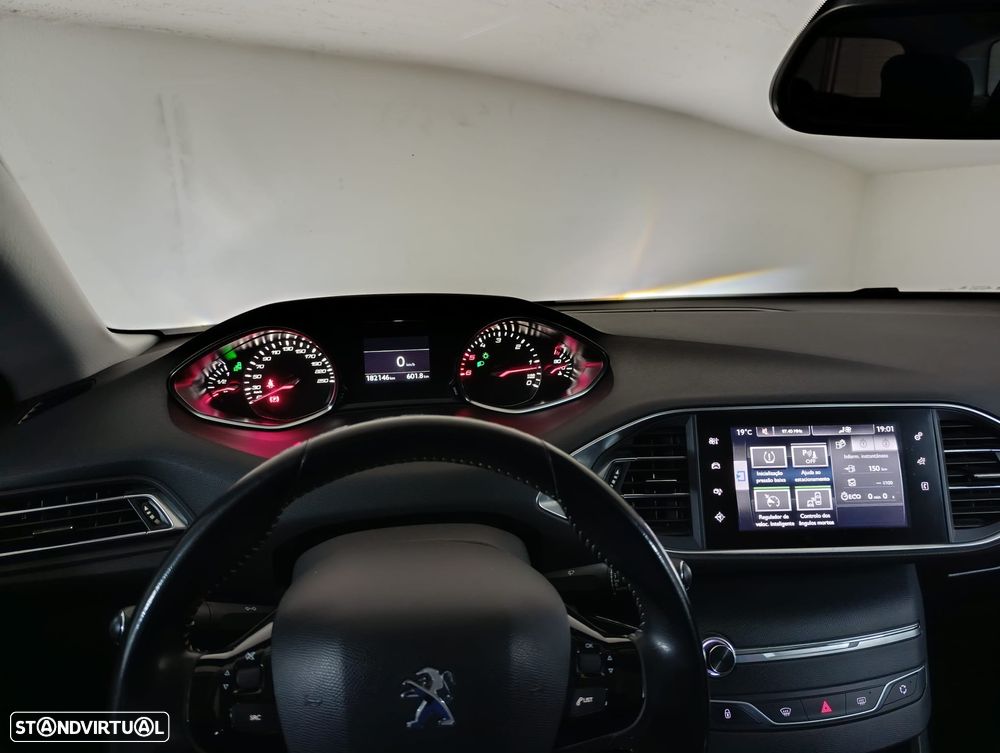 Peugeot 308 SW BlueHDi 120 Stop & Start Allure - 3