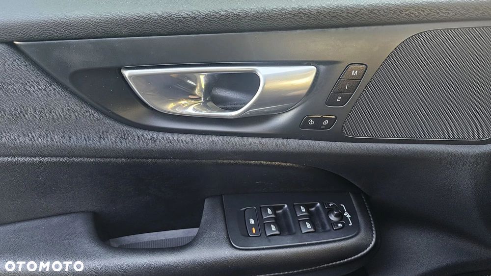 Volvo S60 B5 B AWD Plus Dark - 23