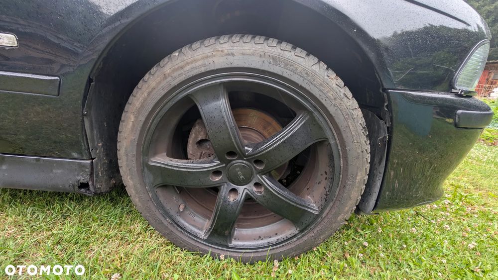 BMW Seria 5 523i - 30