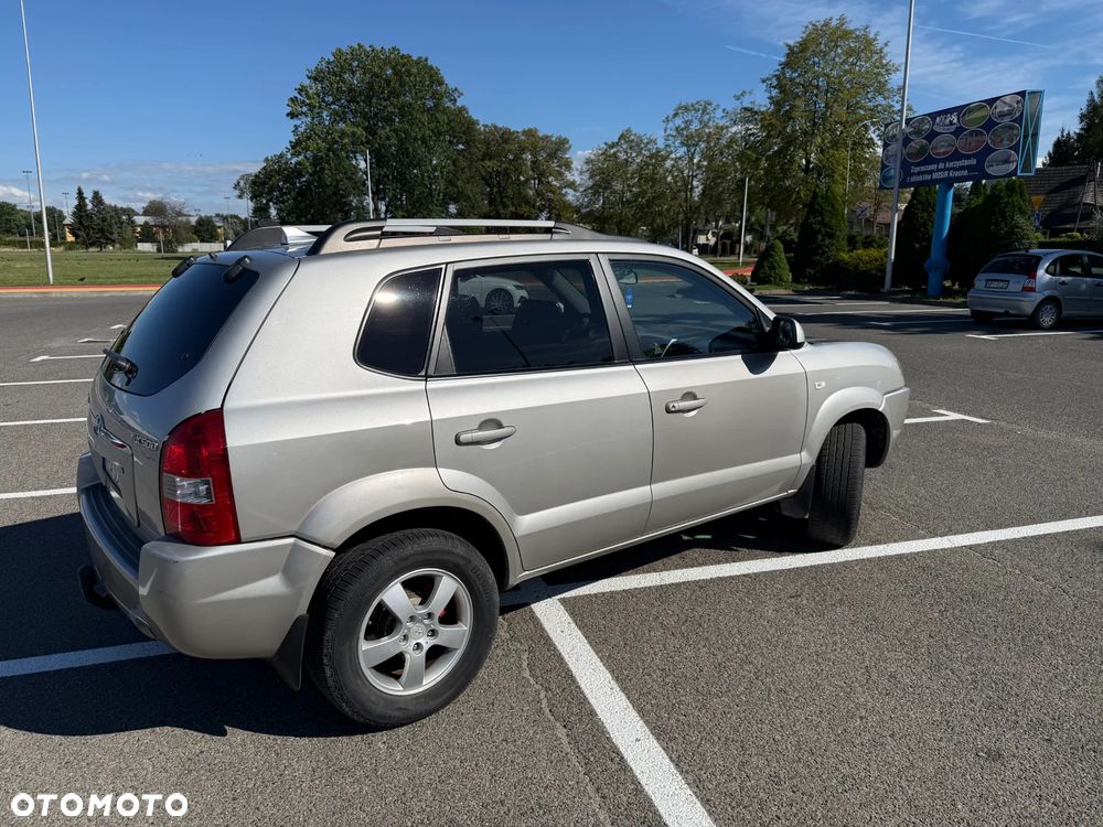 Hyundai Tucson 2.0 Comfort 2WD - 9