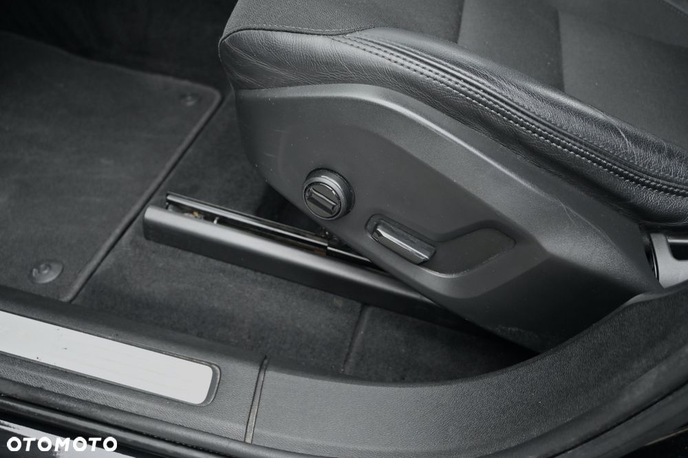 Volvo XC 60 D4 Geartronic Momentum Pro - 26