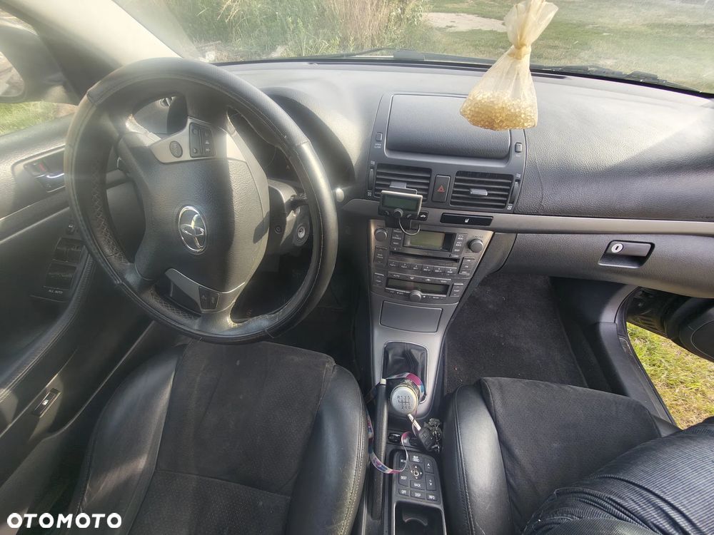 Toyota Avensis 2.2 D-CAT Sol plus NAVI - 6