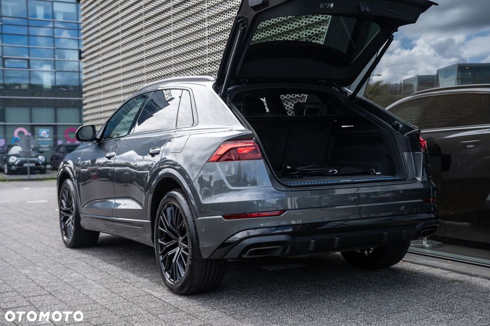 Audi Q8 - 10