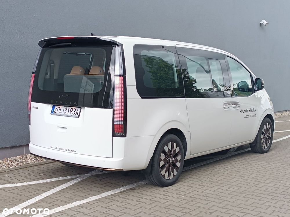 Hyundai Staria 1.6 T-GDI HEV Luxury - 6