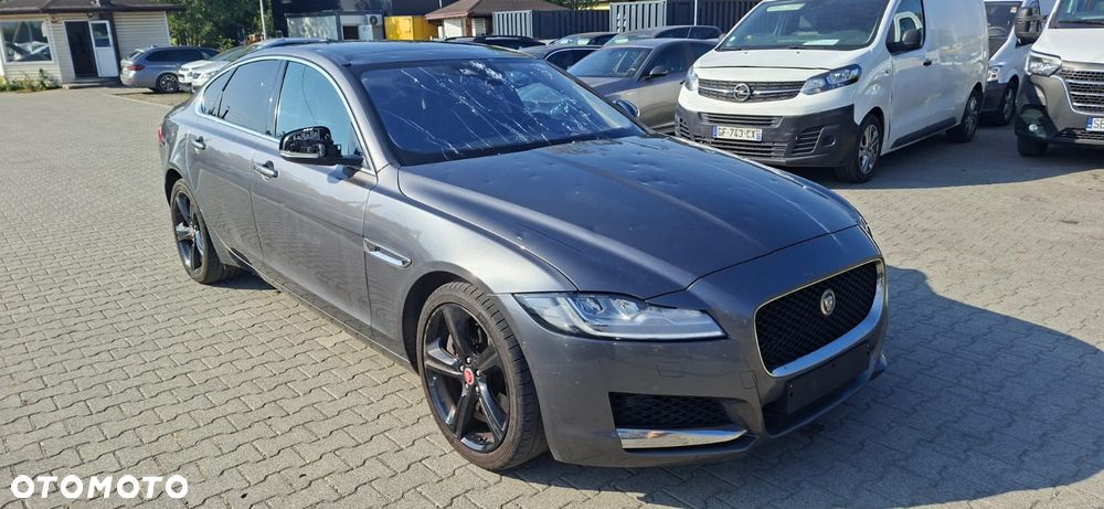 Jaguar XF 30d Prestige - 1