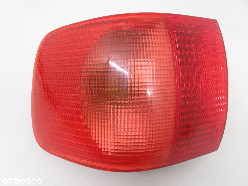 LAMPA LEWA TYLNA AUDI 80 B4 SEDAN 8A0945095E - 1