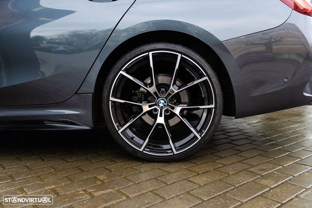 BMW 320 d xDrive Pack M Auto - 38