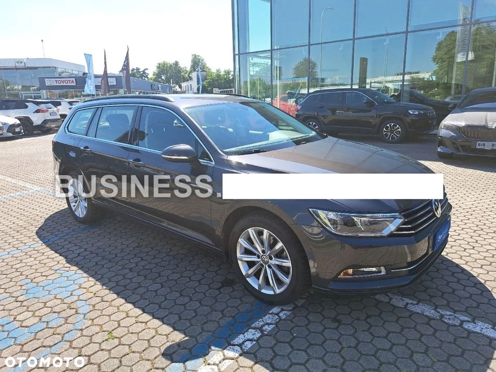 Volkswagen Passat Variant 1.6 TDI SCR DSG Business - 20
