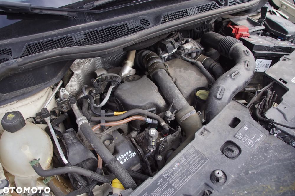 Auto na części - Renault Captur I 1.5 DCI 90 KM K9K628 JR5332 BIXND 2015R Silnik Skrzynia Drzwi Błotnik Klapa Zderzak Klamka Lusterko Szyba Lampa Deska Kokpit Sterownik Moduł Czujnik Licznik Wyświetlacz Panel Kierownica - 18