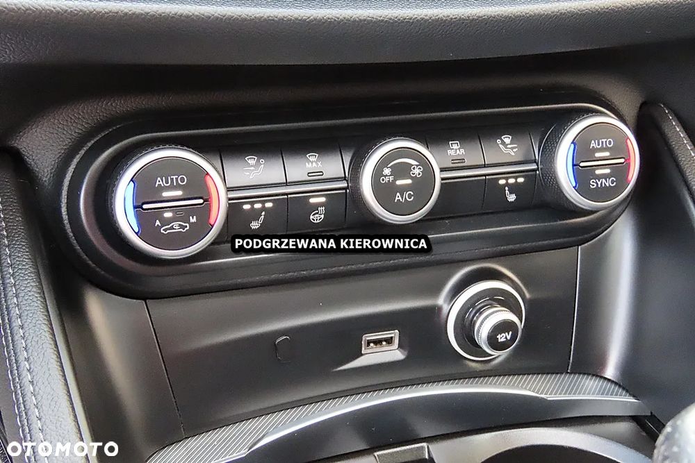 Alfa Romeo Stelvio 2.0 Turbo 16V AT8-Q4 Veloce - 32