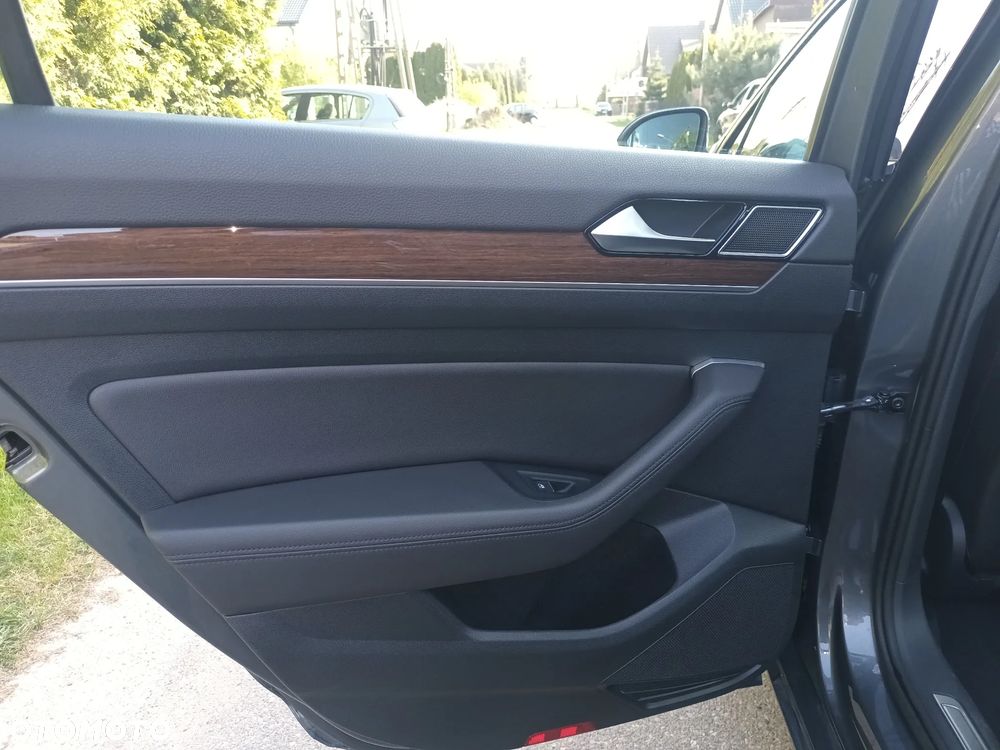 Volkswagen Passat 1.8 TSI BMT Highline - 21