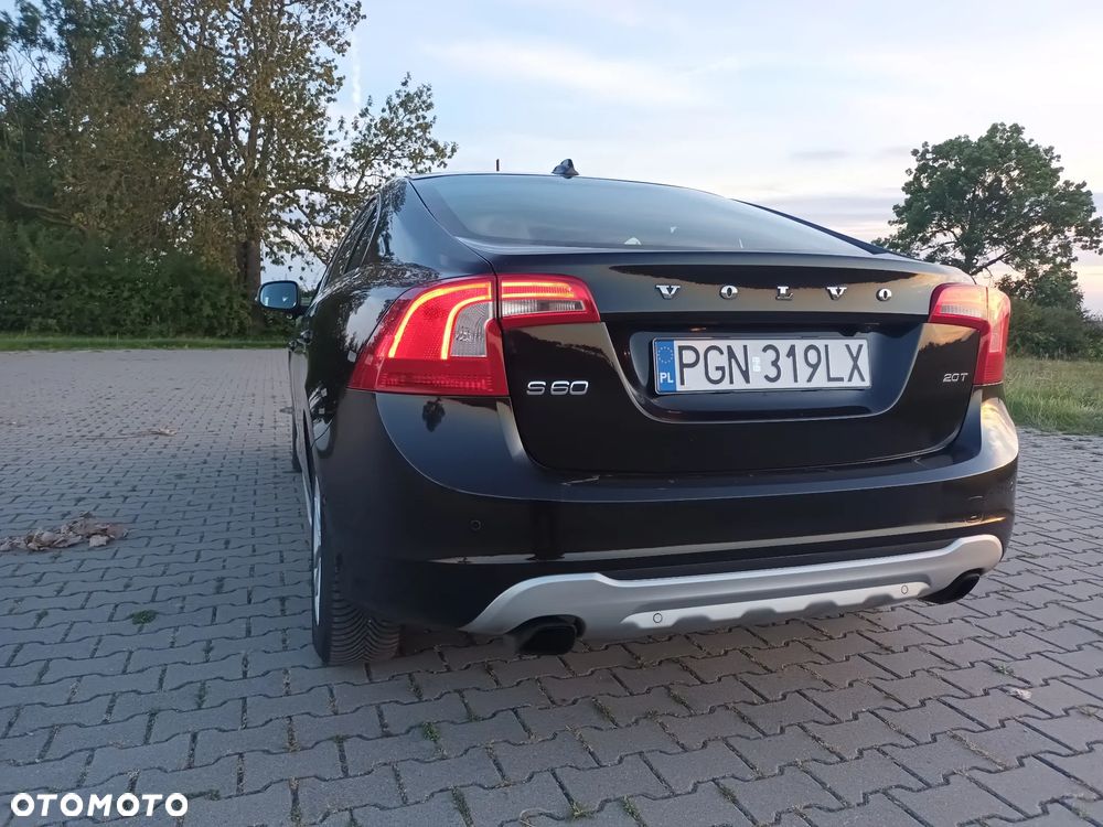 Volvo S60 2.0T R-Design - 6