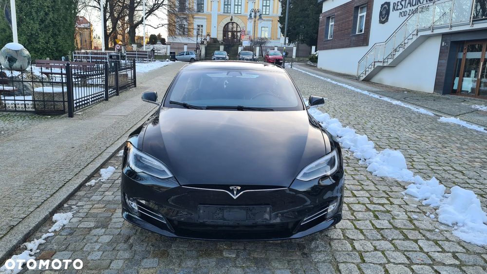 Tesla Model S - 2