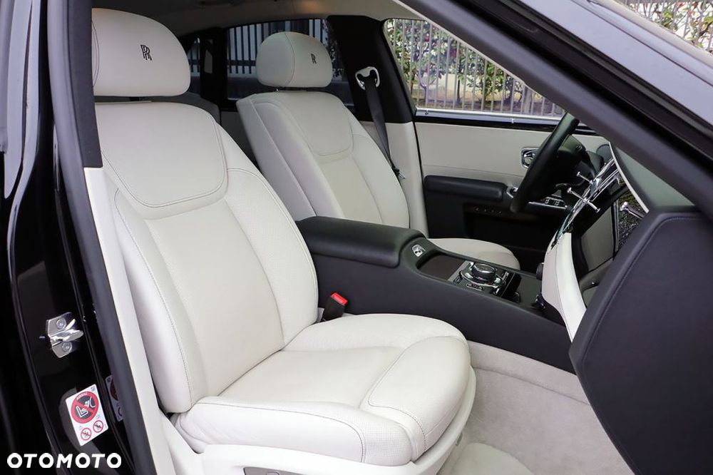 Rolls-Royce Ghost Standard - 9