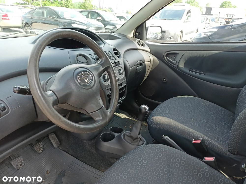 Toyota Yaris - 7