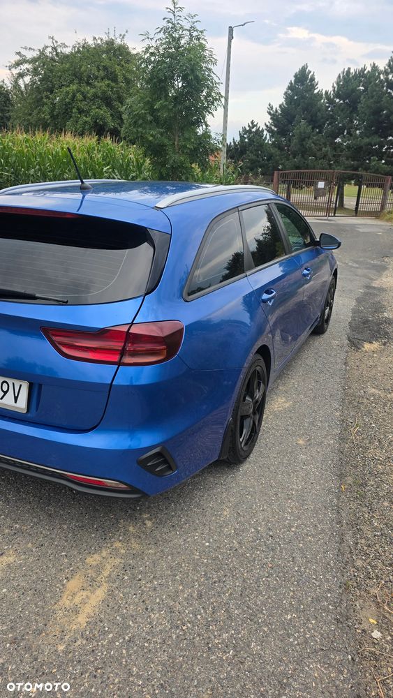 Kia Ceed 1.4 L - 6