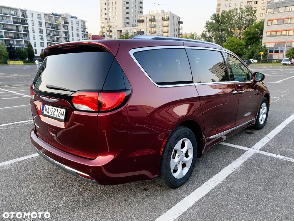 Chrysler Pacifica - 5