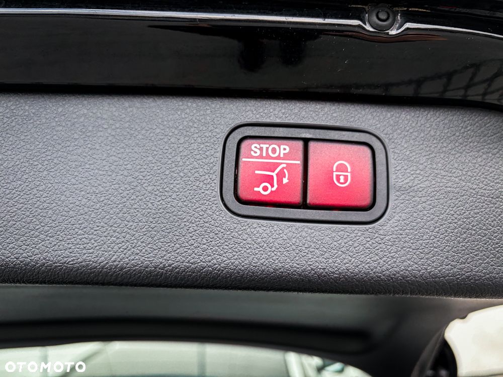 Mercedes-Benz Klasa C 220 d 9G-TRONIC AMG Line - 12