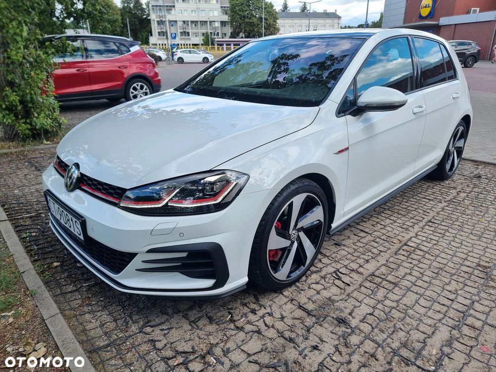 Volkswagen Golf - 2