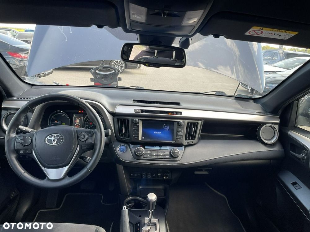 Toyota RAV4 - 8
