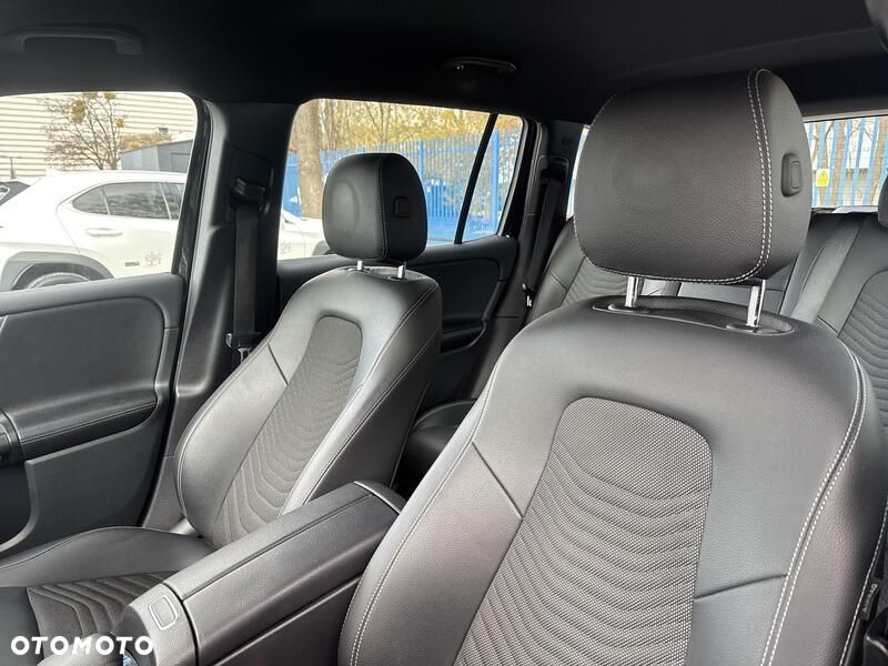 Mercedes-Benz GLB 200 7G-DCT - 12