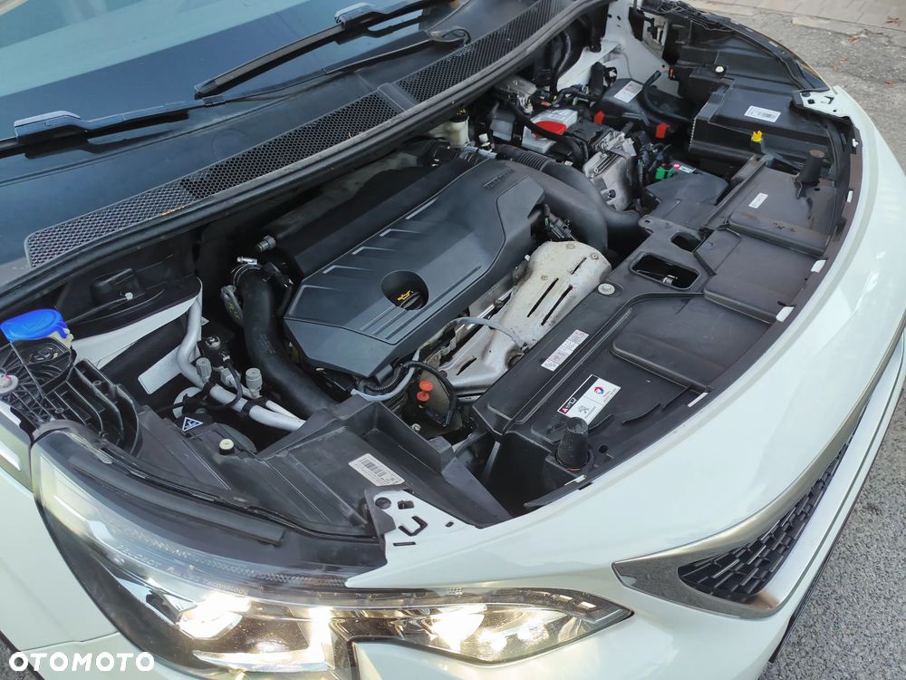 Peugeot 3008 1.6 PureTech HYbrid4 GT Line S&S EAT8 - 39