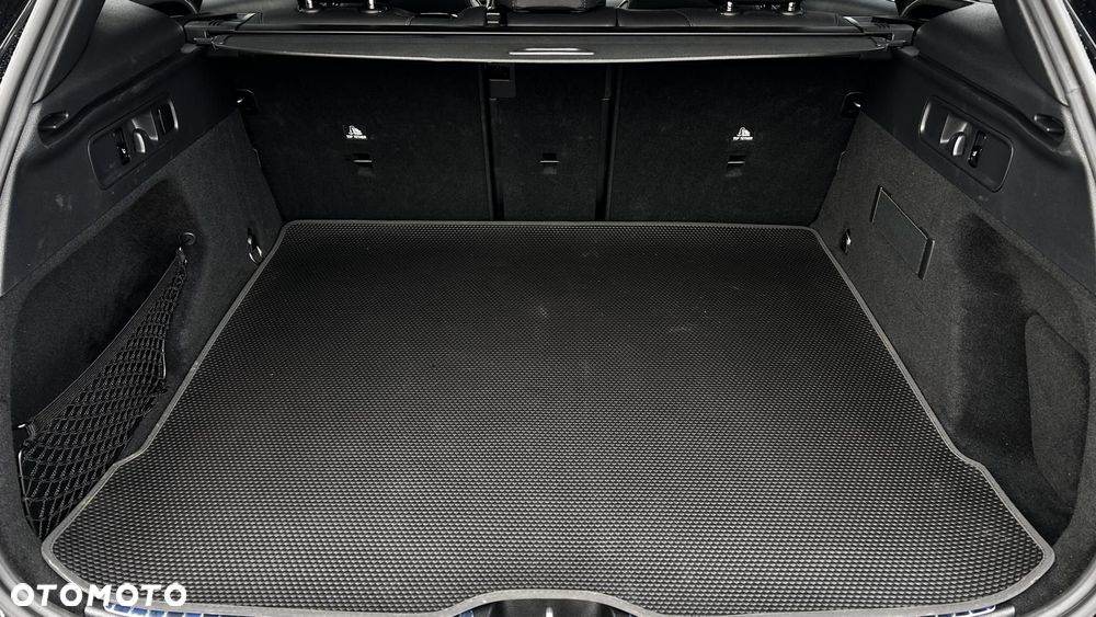 Mercedes-Benz GLC - 31