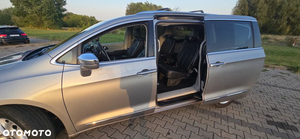 Chrysler Pacifica - 6