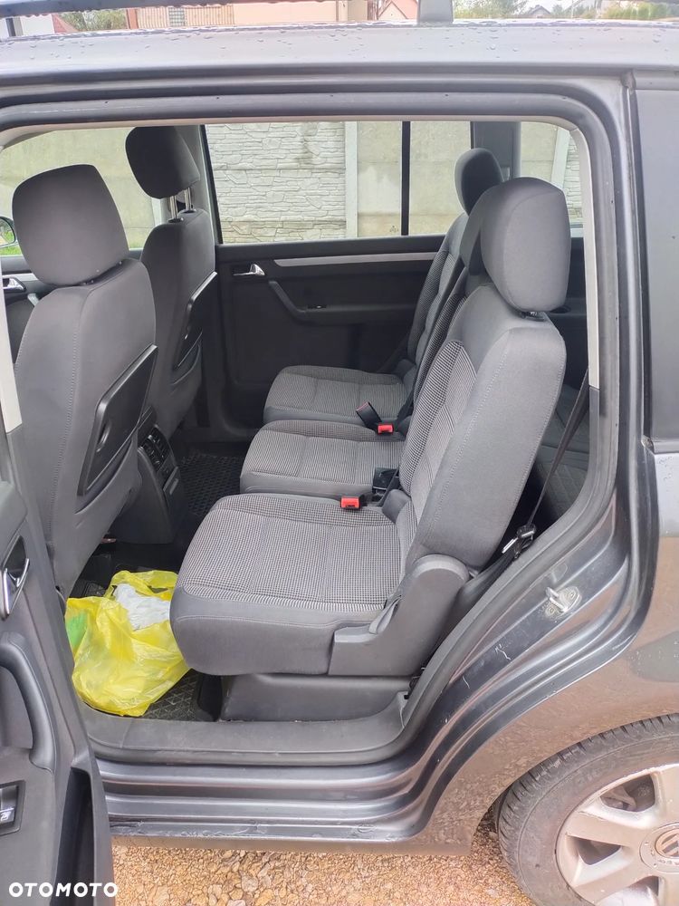Volkswagen Touran - 5
