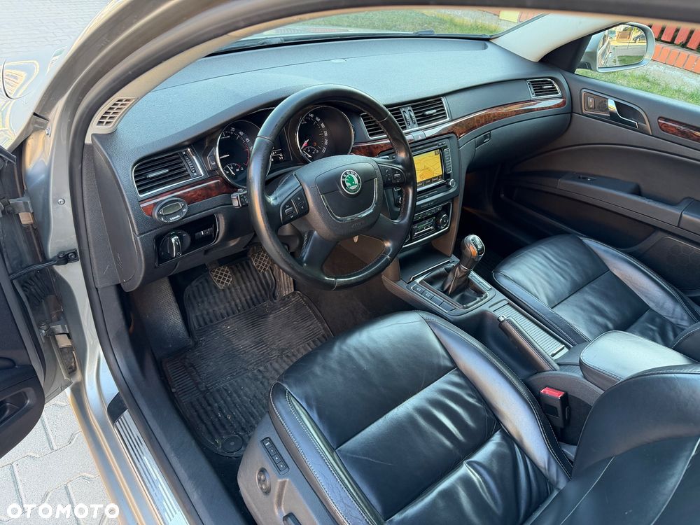 Skoda Superb 2.0 TDI 4x4 Exclusive - 8