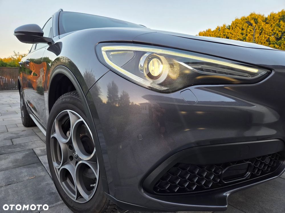 Alfa Romeo Stelvio - 12