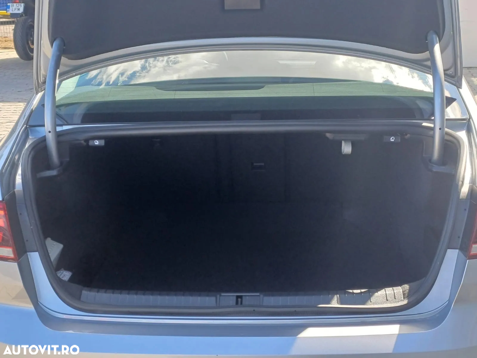 Volkswagen Passat 2.0 TDI DSG Highline - 6