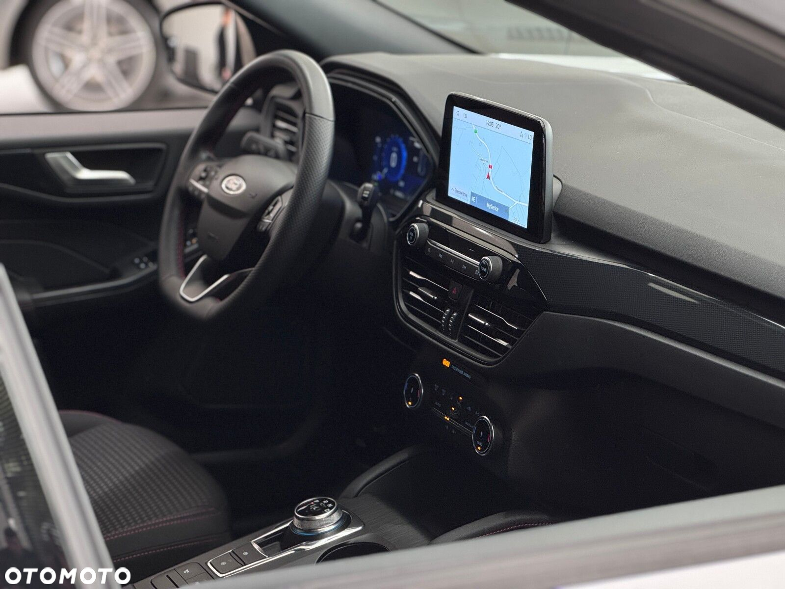 Ford Kuga - 36