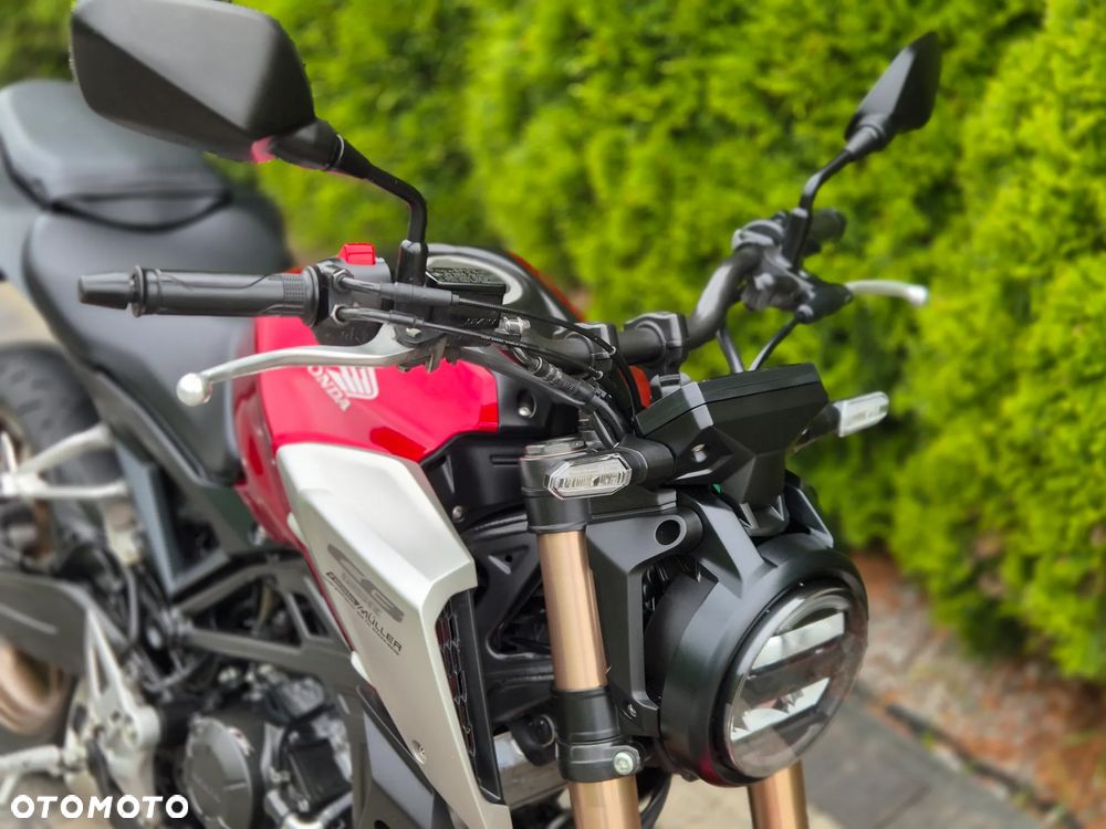 Honda CB - 12