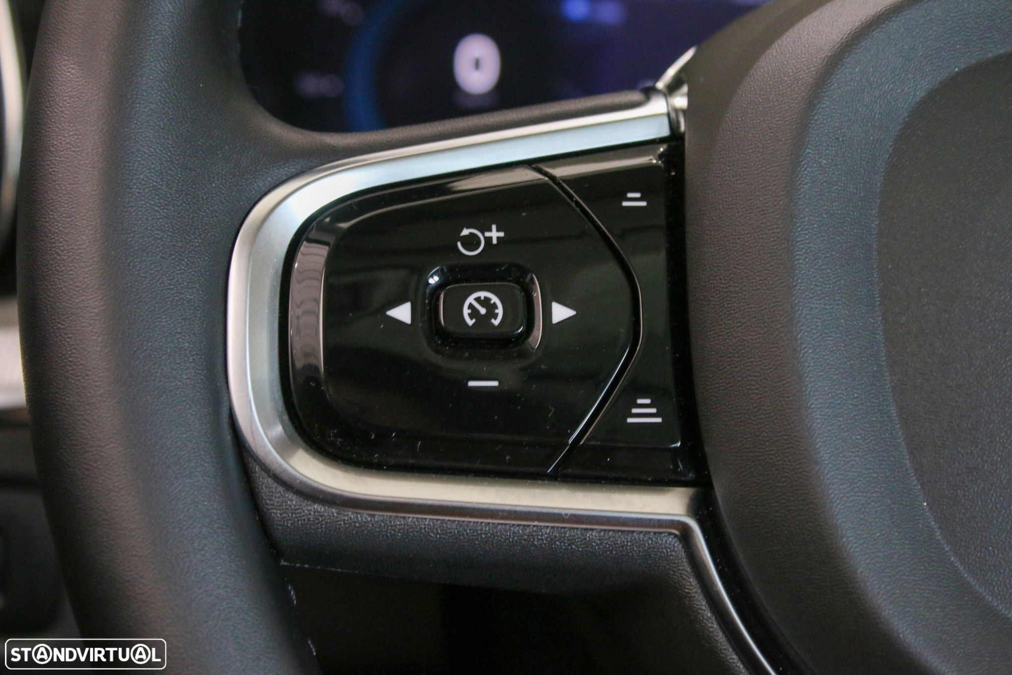 Volvo XC 60 2.0 T6 PHEV Black Edition AWD - 19