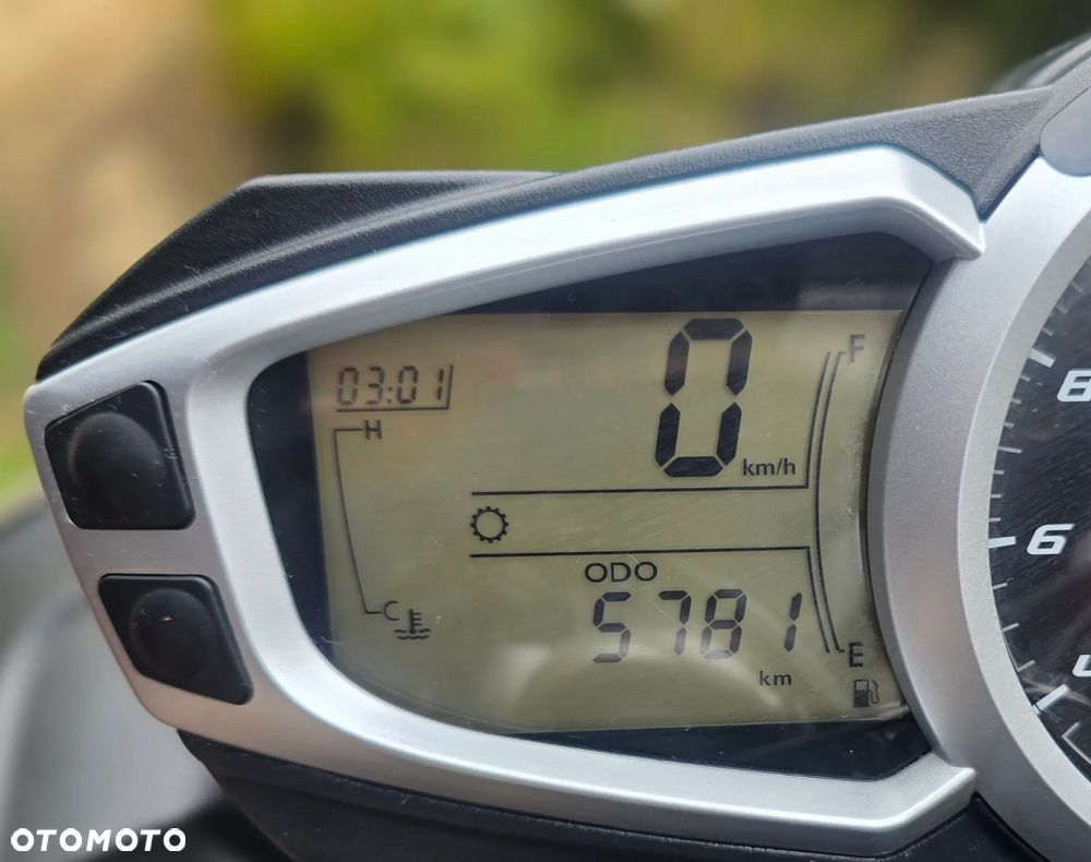 Triumph Street Triple - 15