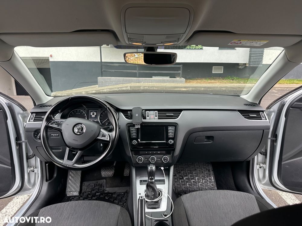 Skoda Octavia 2.0 TDI DSG Style - 8