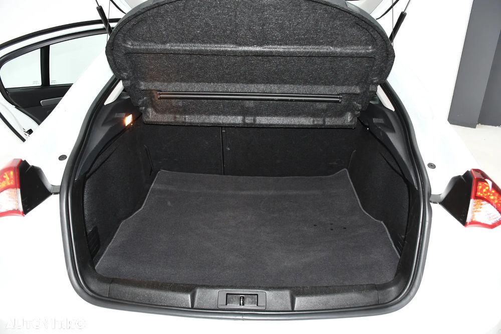 Renault Laguna ENERGY dCi 175 FAP Start & Stop GT - 23